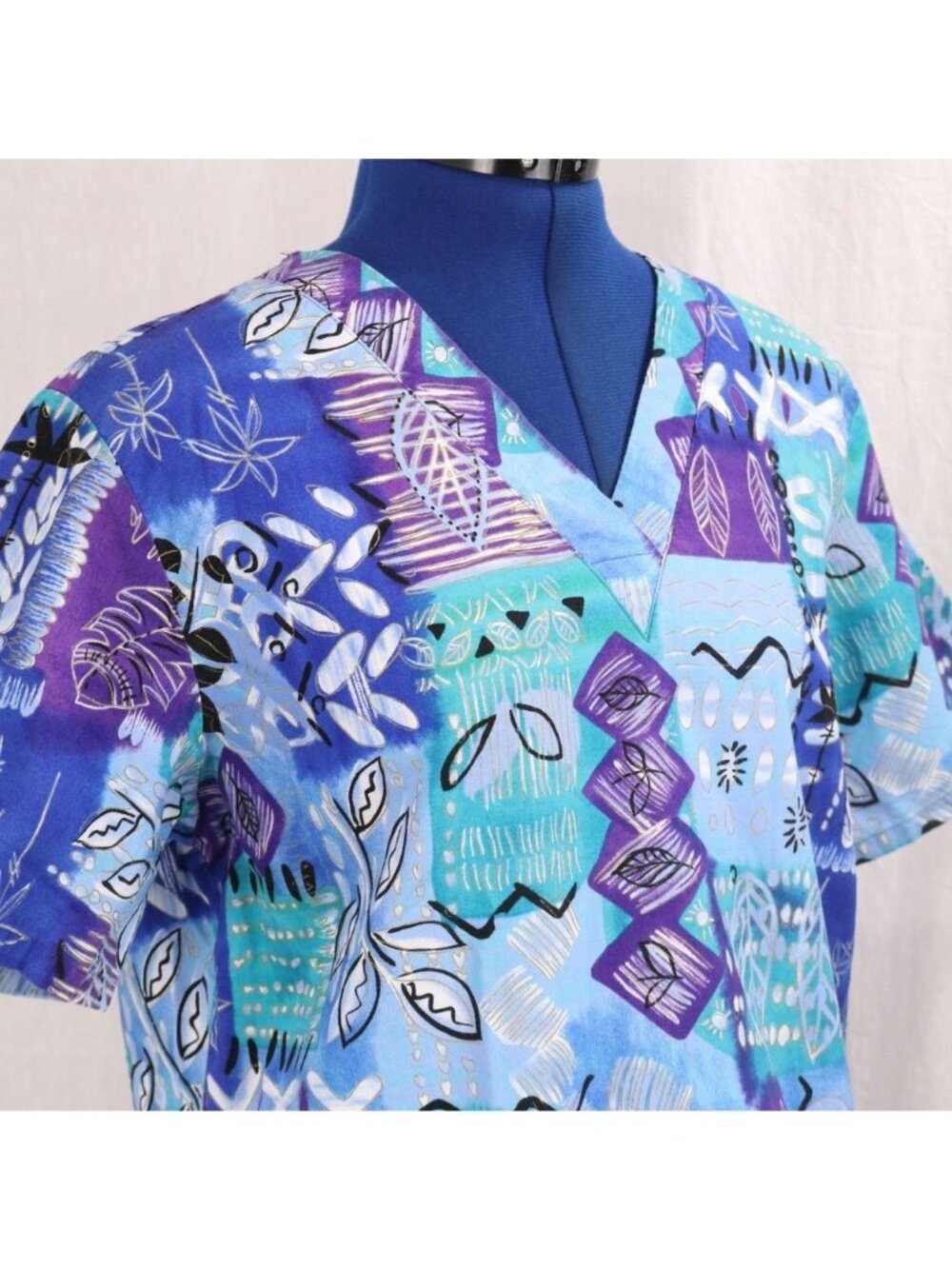 Scrub Top Women S Blue Abstract Patchwork Tribal Boho Y2K Festival Motif Shirt - Picture 9 of 12